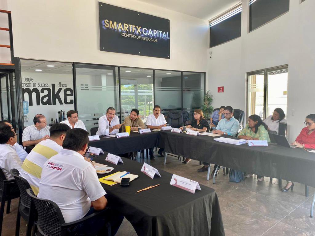 en ordenar el desarrollo urbano mediante reuniones de trabajo para avanzar en la tarea de regularizar los asentamientos irregulares.
#UnidosParaTransformar