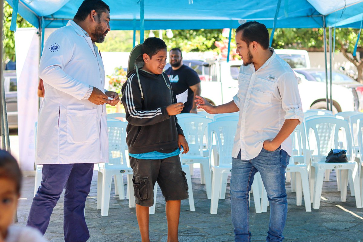 JorgeMejiaF's tweet photo. Durante la jornada se brindarom diversos servicios médicos que estuvieron a la disposición de todos, además de la entrega de medicamentos gratis. https://t.co/Q4pl16rqx2