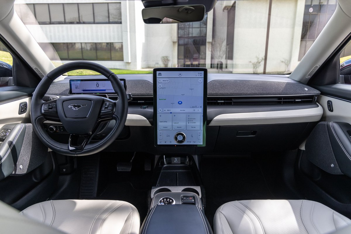 mariofusco's tweet photo. A few years ago the central and most important part of a car was its engine.

Now it's the huge tablet just in front of you and that keeps distracting you while you should be concentrated on the driving.

The difference is really all there 😢 https://t.co/nXVPlzXENR