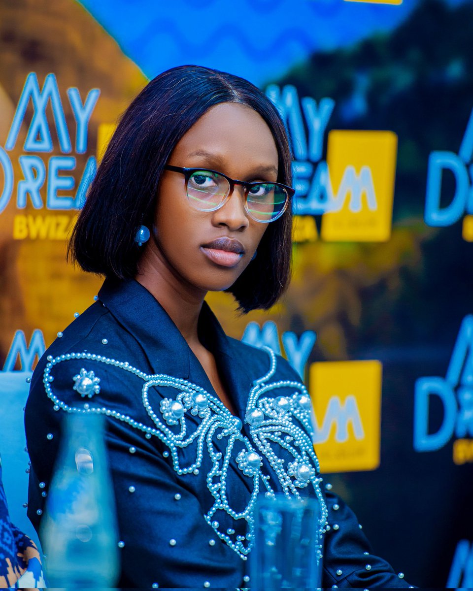 AkayezuJa's tweet photo. When the magic of talent meets the allure of beauty, something extraordinary happens!

She's Bwiza 🥰

Buy her album #MyDream through this website https://t.co/91vQhKNo7E, and it's only $10 or 10,000Frw. https://t.co/2wOQ98FVxr