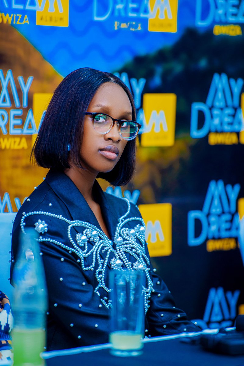 AkayezuJa's tweet photo. When the magic of talent meets the allure of beauty, something extraordinary happens!

She's Bwiza 🥰

Buy her album #MyDream through this website https://t.co/91vQhKNo7E, and it's only $10 or 10,000Frw. https://t.co/2wOQ98FVxr