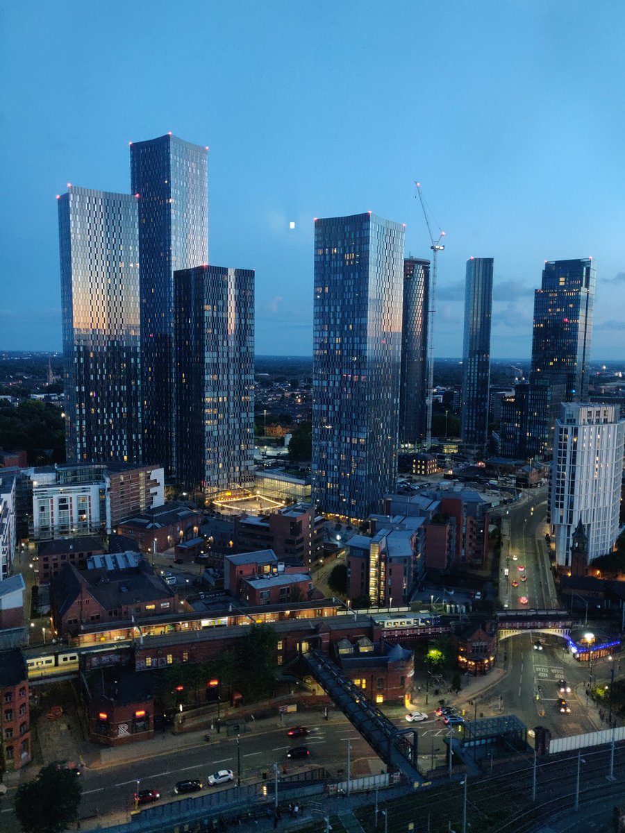DrAdityaMalik1's tweet image. Shades of #manchestercity #mcr from #cloud23
Always my favourite city in UK!
#deansgate #Manchester