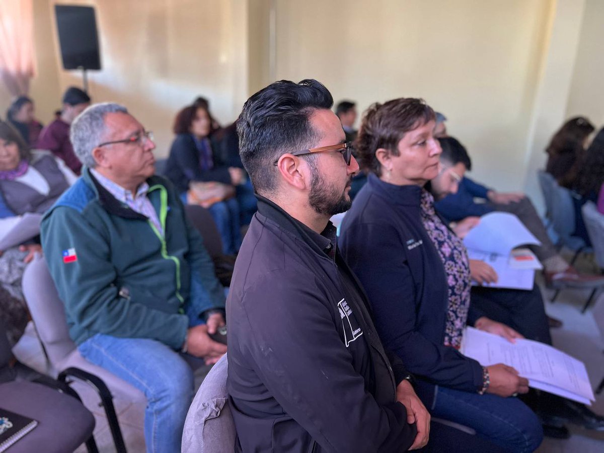 Dsocial_II's tweet photo. #Sequitor: en un trabajo colaborativo con nuestros pueblos originarios, la seremi Berta Torrejón Gallo participó de una nueva sesión de la ADI Atacama La Grande.
@SanPedroDeAtacama
@DppLoa
#Antofagasta
@GOREAntofagasta
@CONADI_Gob
@MinDesarrollo
@DPRAntofagasta https://t.co/sK7jpvfZ88