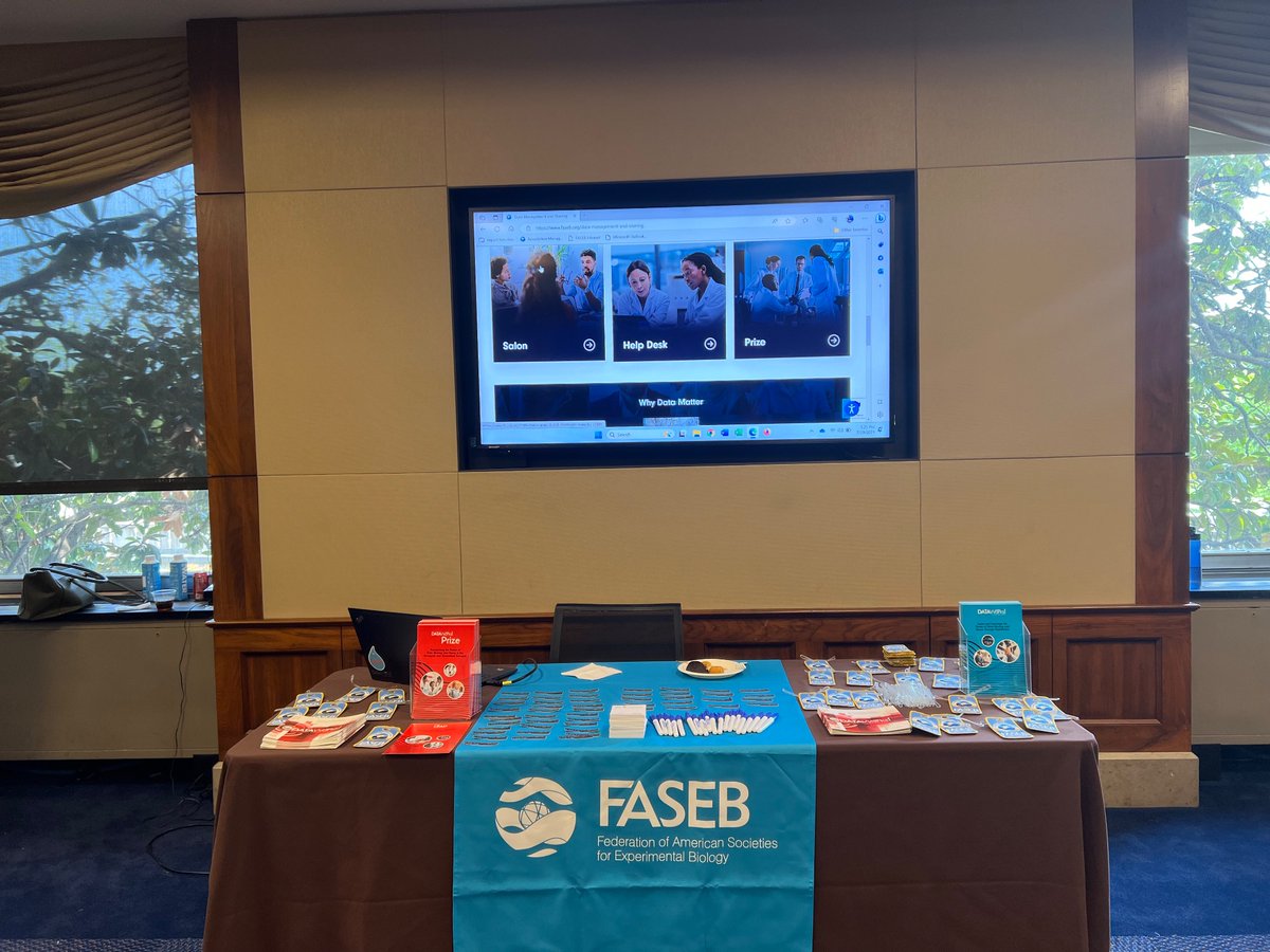 Congressional staff checking out the @FASEBorg #DataWorks Help Desk at the Congressional Life Science Fair. Stop by 2044-2045 Rayburn for snacks and drinks if you’re on the Hill tonight. #celebratelifesci #fundNIH #MedicalResearch #datasharing #datareuse