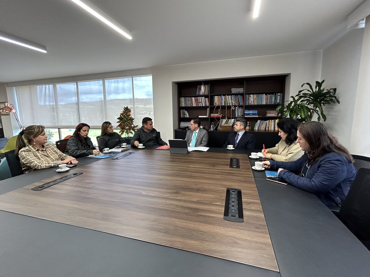 UdBvirtualradio's tweet photo. La @univboyaca firma convenio con @fedecarboy motivando la cooperación y el desarrollo de la región #SomosUdB https://t.co/wffFfAZSxB