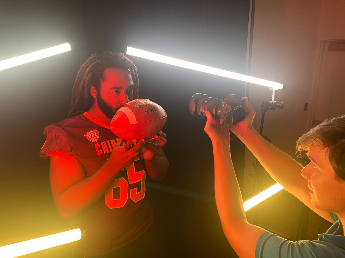 CMU_Football's tweet photo. 📷 @DPow_65 opens @MACSports Football Kickoff with saber photo shoot!

Follow along at this link...

➡️➡️ https://t.co/AmMPjCjEmd

#FireUpChips  🔥🆙🏈 https://t.co/Xmhks9Lwt7
