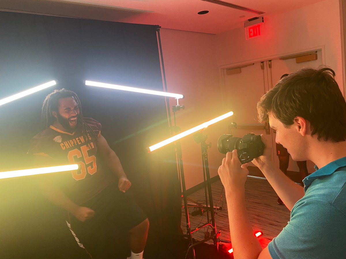 📷 <a href="/DPow_65/">Deiyantei Powell</a> opens <a href="/MACSports/">MACtion</a> Football Kickoff with saber photo shoot!

Follow along at this link...

➡️➡️ bit.ly/3Olde9S

#FireUpChips  🔥🆙🏈