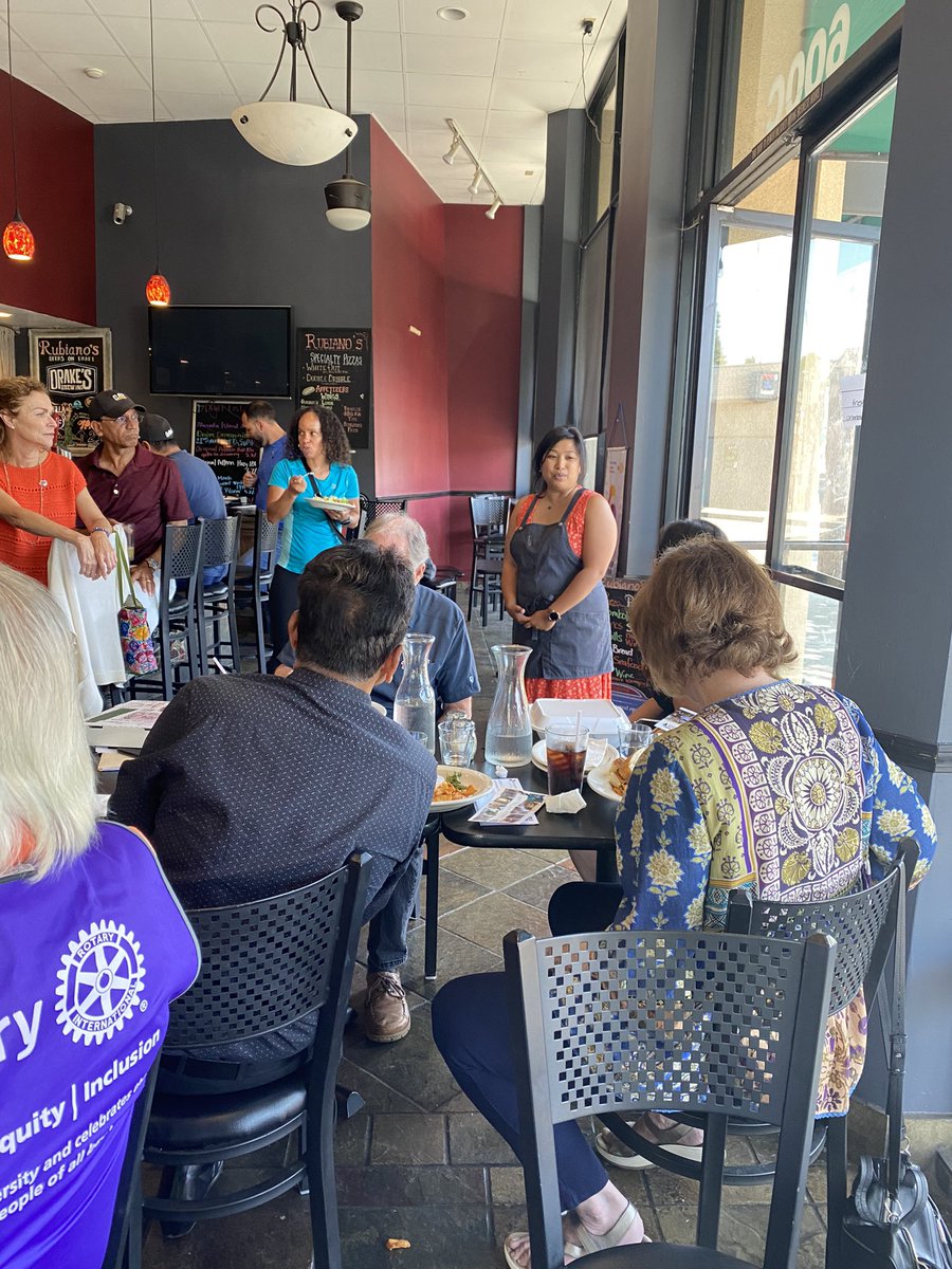 jreedsf's tweet photo. Fun @rotarysl mtg today, celebrating @SanLeandroCC #RestaurantWeek at Rubiano’s Pizza. Great food, great company! #community #volunteer #CreateHopeInTheWorld https://t.co/yQKyWjTZ0S
