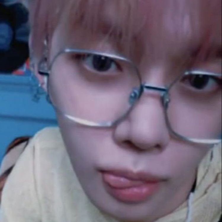 sweettxtt's tweet photo. hey moas! 

i'm elena, &amp; i'm currently searching for interactive moots! 
– yeonjun stan
– she/her, not a minor
– not new to #kpoptwt #stantwt

i followback everyone, don't worry!
likes &amp; rts would be appreciated, tysm!!🫶🏻 https://t.co/gDaezV8dQt