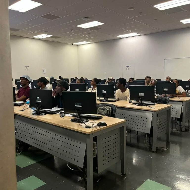 🔙Throwback to an incredible event with <a href="/Deloitte/">Deloitte</a> - where ideas sparked, innovation flourished. 

🌟 Truly grateful for the chance to connect with imdustry leaders and explore endless possibilities together. Let's keep pushing boundaries #Deloitte #Innovation #wits #deloitteEvent