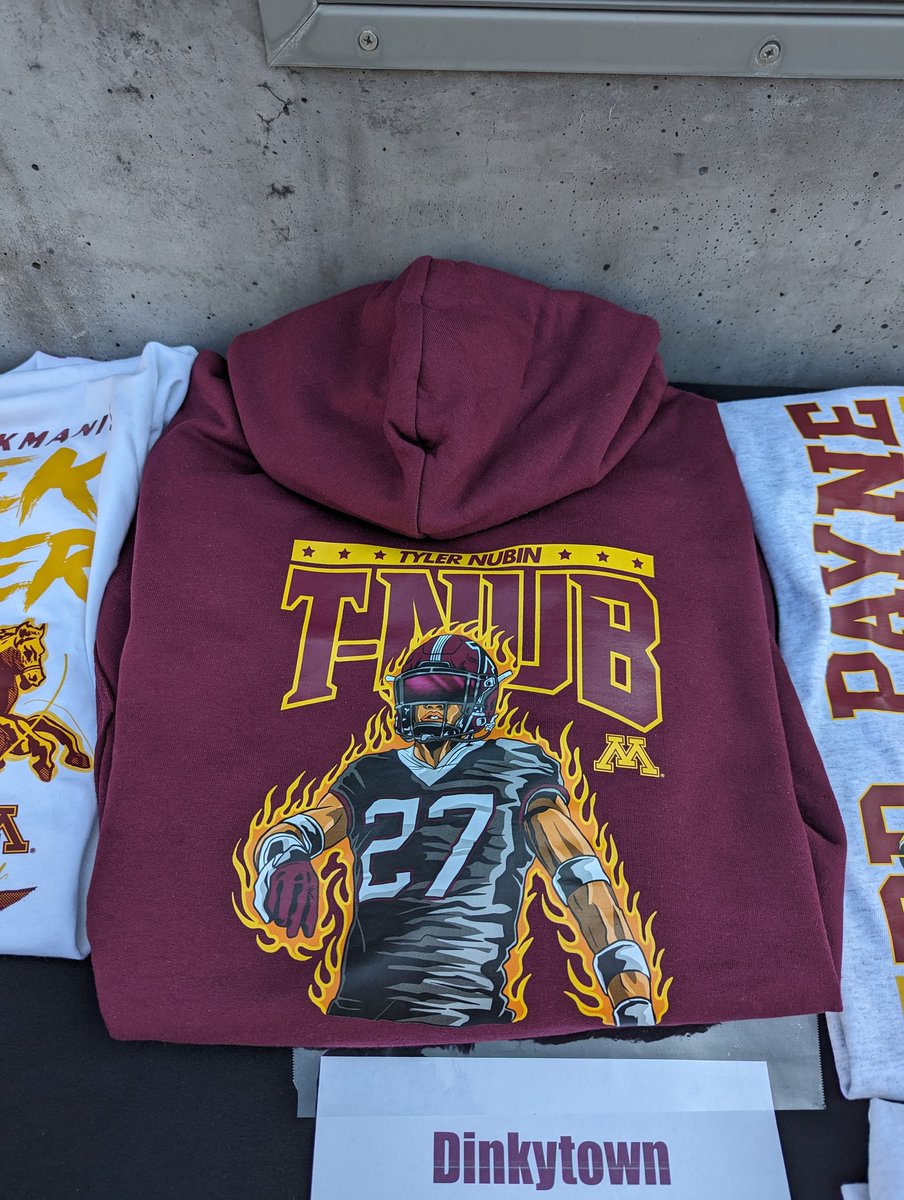 DTAthletes's tweet image. 🔥👀〽️ Merch table ready for the member BBQ 〽️👀🔥