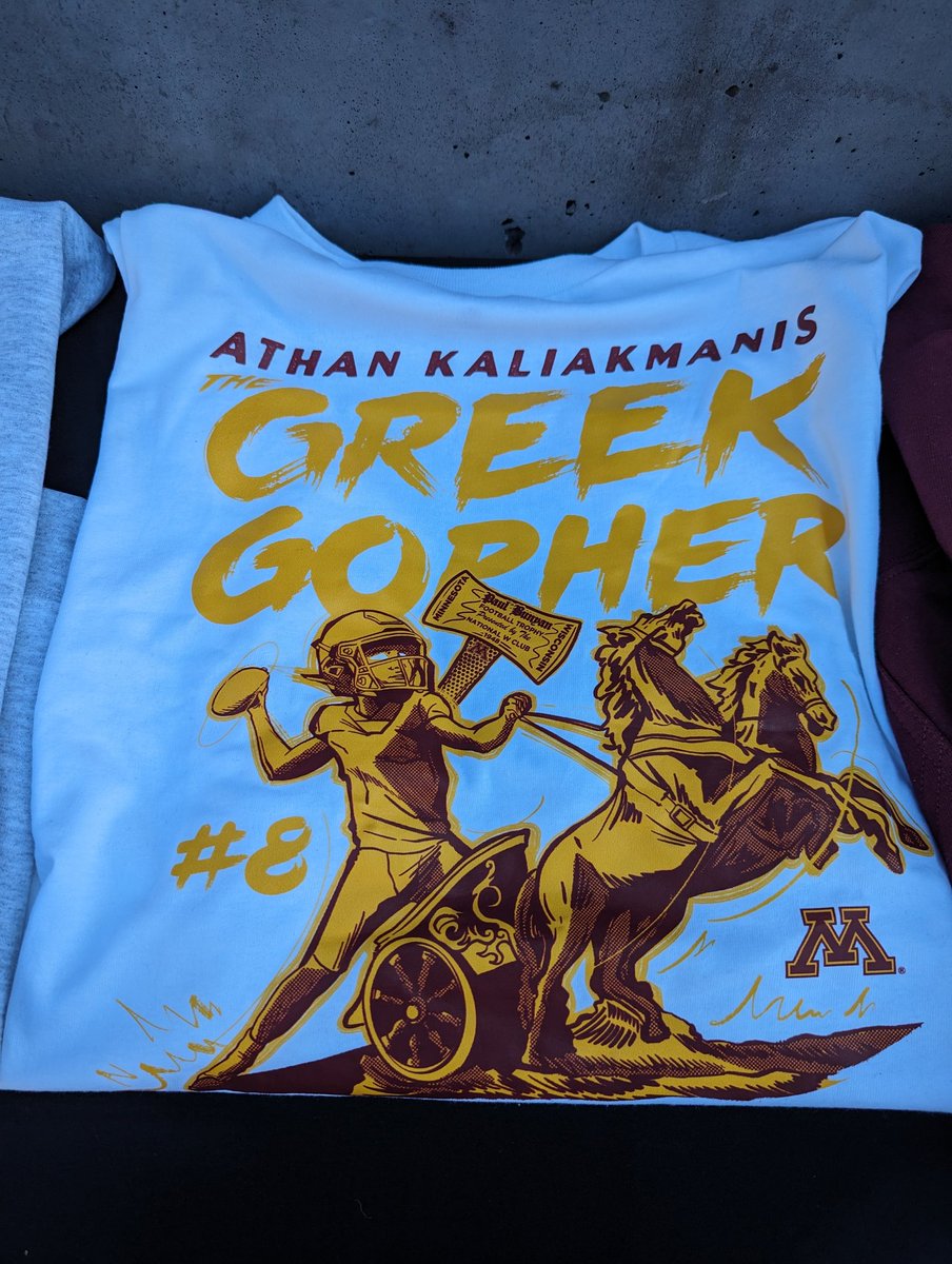 DTAthletes's tweet image. 🔥👀〽️ Merch table ready for the member BBQ 〽️👀🔥