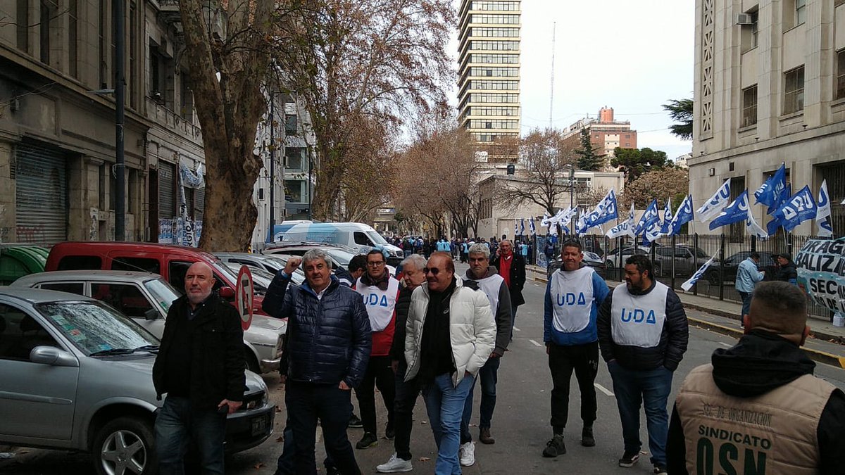 Esta tarde estuvimos en la CGT acompañando a la fórmula de Unión por la Patria de Sergio Massa y Agustín Rossi, agradecemos a los compañeros y las compañeras de los distintos distritos que estuvieron presentes.