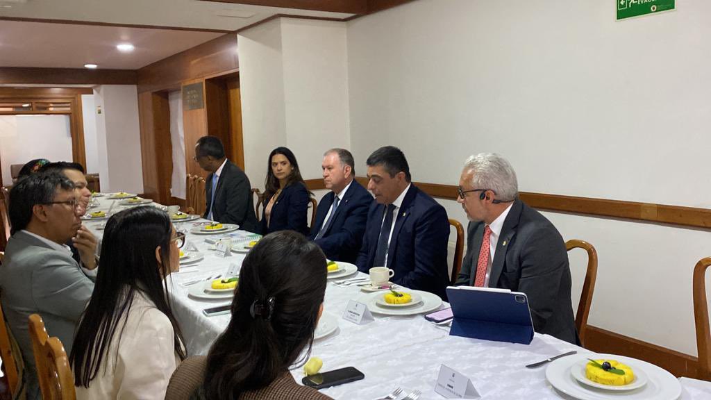 CorteSupremaJ's tweet photo. #SalaLaboral socializa con integrantes de Comisión Primera de @SenadoGovCo proyecto de nuevo Código Procesal del Trabajo que @CorteSupremaJ pondrá a consideración del Congreso de la República la legislatura que arranca este #20DeJulio. https://t.co/6iLjn7EEE4