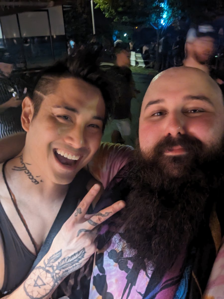 DanSativa's tweet image. Yooo got to meet @AnthonyKongphan at a Concert! Dude bought me a beer too 🥲 nice to meet ya man!