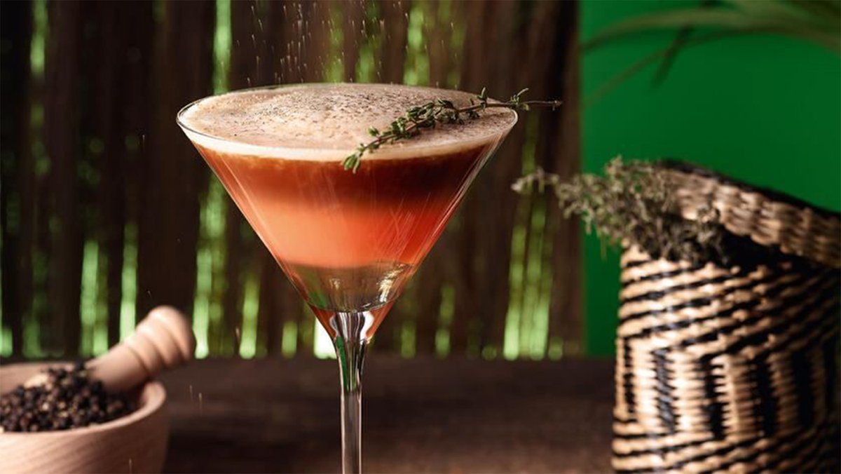 Barbenheimer Cocktail: A Grapefruit-Espresso-Tequila Explosion To End The Summer's Biggest Debate. And they said it couldn't be done...
tequilaraiders.com/mixology/barbe…
.
#BarbieMovie #Barbie #Oppenheimer #Barbenheimer #BarbieLeFilm #OppenheimerLeFilm #MargotRobbie