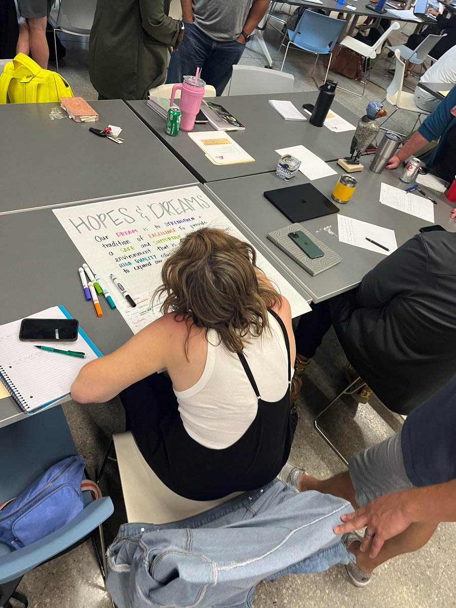 YeagerBrent's tweet photo. What a way to end our administrative retreat! District leaders shared their hopes/dreams for the year &amp; what makes Olathe the best. From building a culture of trust, to academic gains, to being leaders in innovation, we have much to look forward to in OPS! #OPSForwardTogether https://t.co/NilqkY7e5l