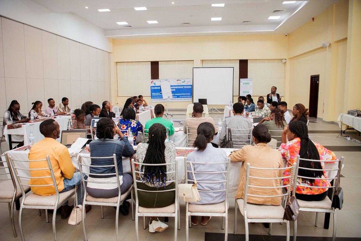 TicoRwanda's tweet photo. Equipping them with this knowledge will undoubtedly shape their path to success.
we're creating changemakers who'll shape a better future for all.
Stay tuned for more updates on their journey to entrepreneurship!@giz_rwanda
#Collaboration #networking #Building #managingteam https://t.co/mFqnvo1nE2