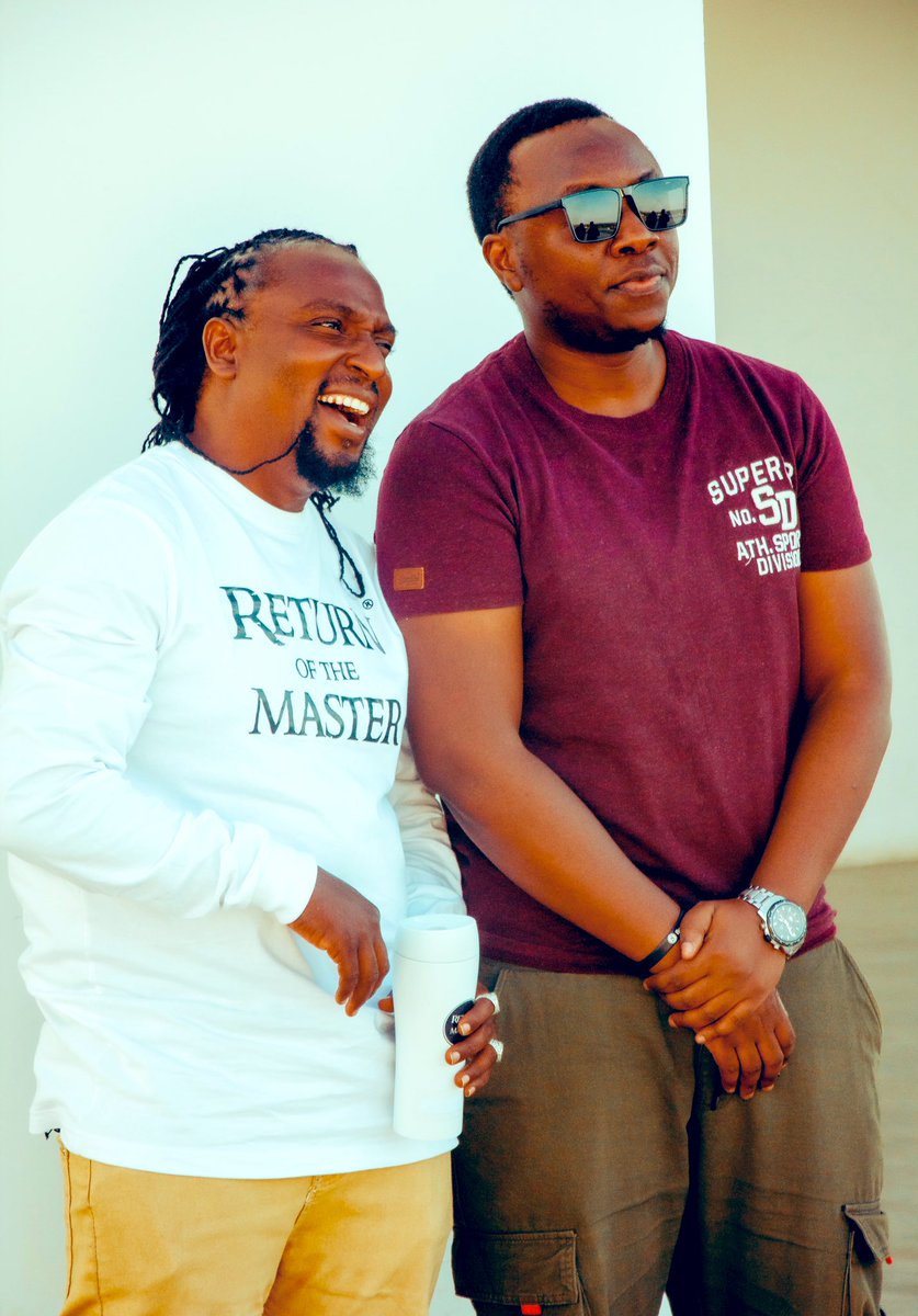 Mbdoggmaster's tweet photo. MY new song #Sawasawa x hamisamobetto OUT NOW on major digital platforms Link in my Bio 👆 

Ukumbusho wa kirafiki:
Huwezi kujua kitu kipya bila kuwa mwanzilishi kwanza.

#ReturnOfTheMaster #DadyMaster 
#MakopaInc #MakopaIncMGM 

@JabirSaleh @IamMasoudJr https://t.co/UIgylrZuYA