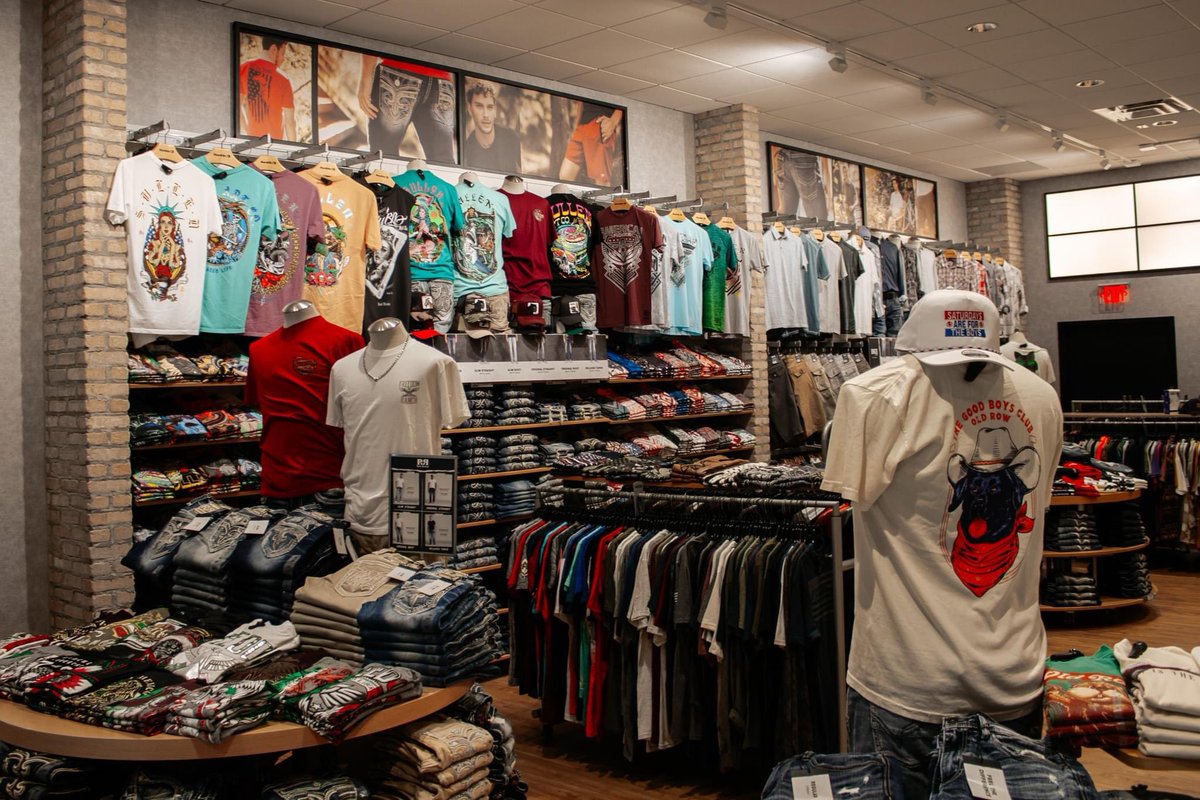 chamberfay's tweet photo. Congratulations to Buckle for opening their new location at 3843 Mall Ave. 

Buckle is known as a denim destination. Catering to style-conscious young men and women, they offer an ever-changing selection of apparel, accessories, and footwear. https://t.co/1tScS0snr9