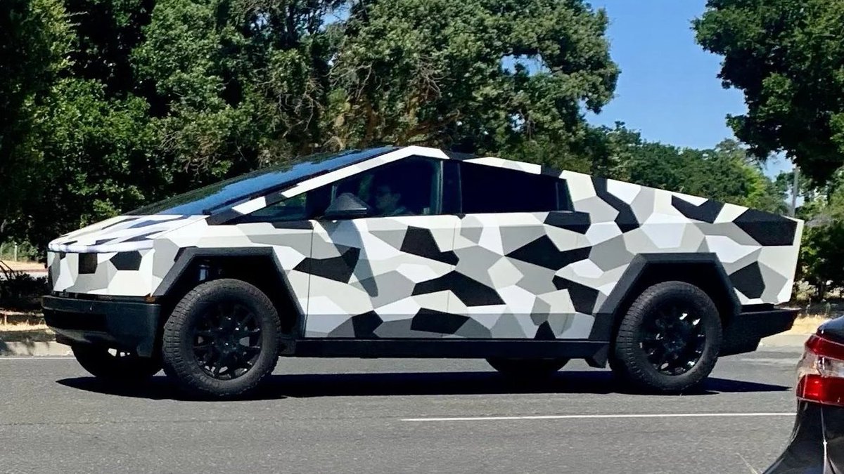 SERobinsonJr's tweet image. "We actually make our shit!"

- @elonmusk 
Q2 2023 @Tesla Financial Call 😆