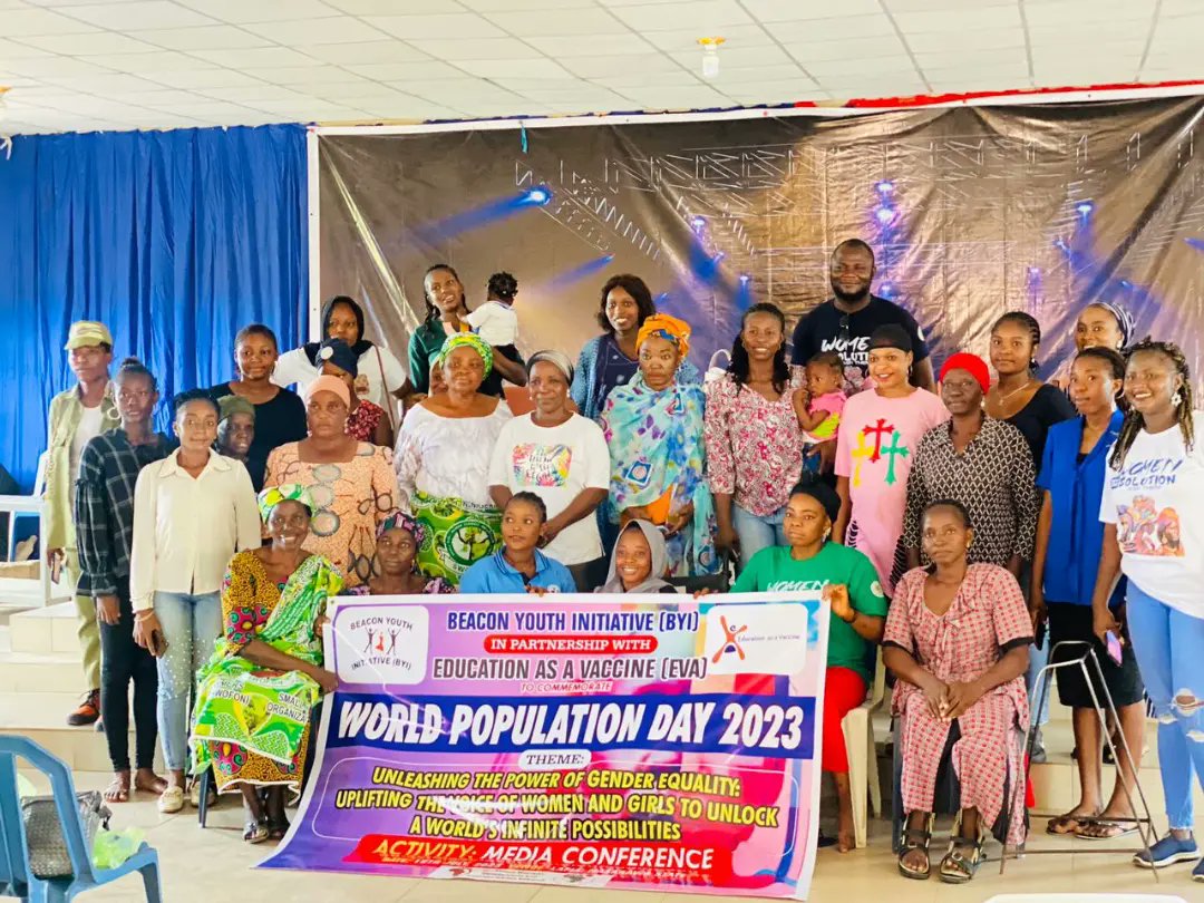 activistalafia's tweet photo. We are grateful to be part of the media conference on #WorldPopulationDay2023, @beaconyouthinitiative and @evanigeria  teamed up to promote gender equality and address climate change impacts. 
Up with Justice 👍
 #ClimateJustice. 🌍🚺💚 #BeaconYouthInitiative
@ActivistaNG https://t.co/68duu3t6dK