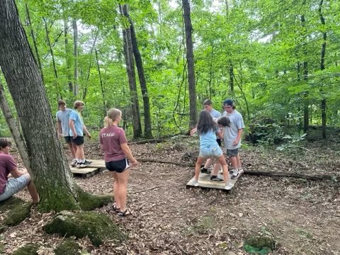 Day 3: AMP 2027 Rising Freshman Camp. Building strong trusting relationships with their peers. Thank you to Pathfinders Camp for their support. Making Connections! ⁦<a href="/WCDE_TN/">WashingtonCoSch TN</a>⁩