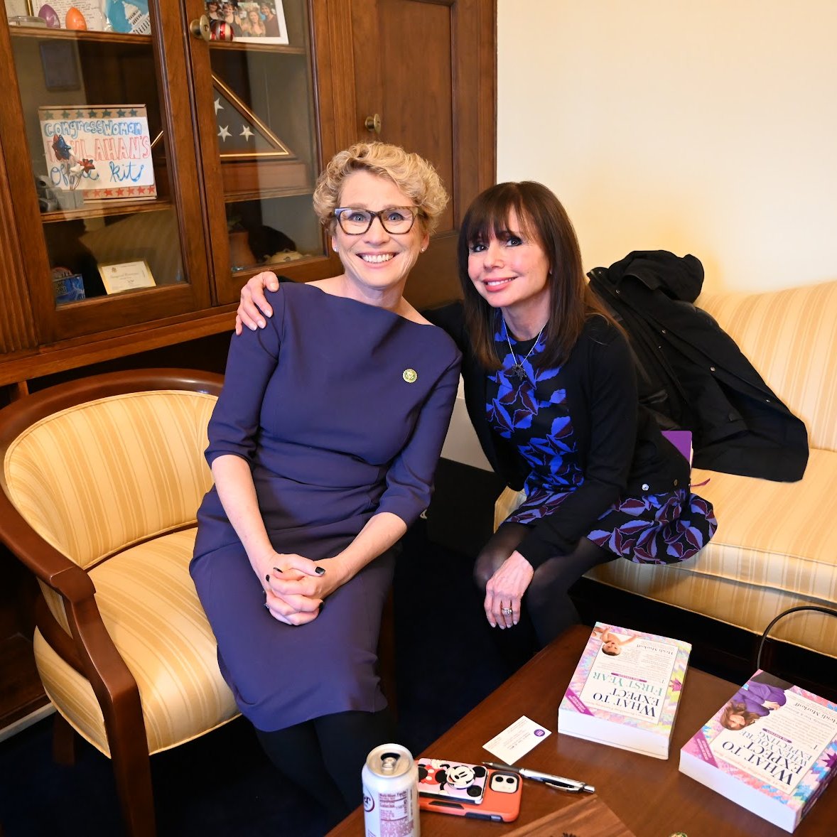 As @HeidiMurkoff said — every mom deserves a healthy pregnancy & baby, safe delivery and a bright future. Today, I'm proud to reintroduce a resolution w/ @RepYoungKim & @RepRobinKelly marking the third Wednesday in July as Bump Day — a day dedicated to maternal health awareness.