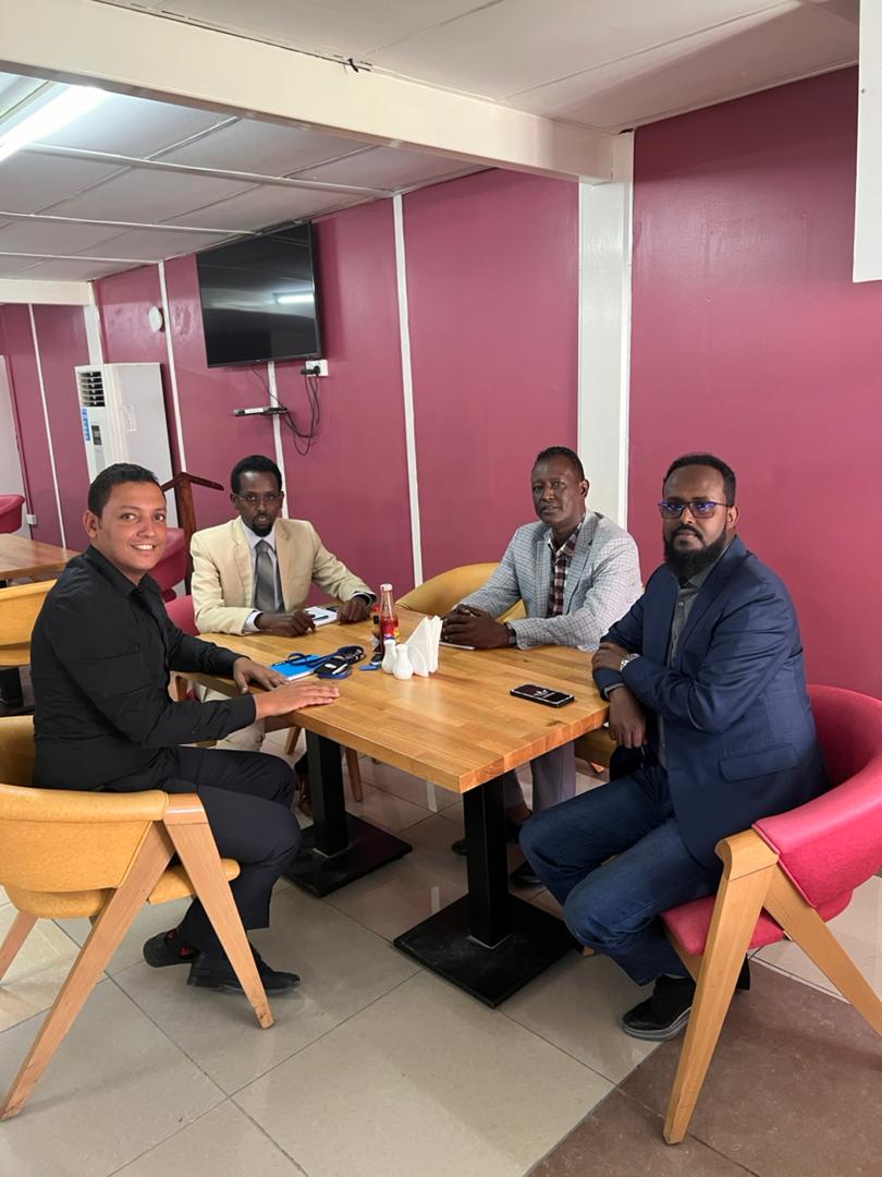 MFMR_SWSS's tweet photo. The minister of MFMR-SWSS had a productive meeting with the UNODC Head of Country Office, Mr. Mostafa Elbanna, after introducing himself. They discussed the Somali Fisheries Governance, Enforcement, and Prosecution Project. @UNSomalia @UNODC_MCP @UNODCNewYork @southweststat https://t.co/OOPAKU5KHK