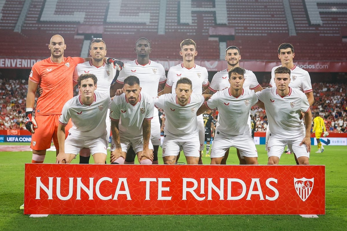 SofascoreBR's tweet photo. 🔎 O Sevilla chegou ao seu 9º título internacional! 🇪🇸💪

🏆 Europa League 05/06
🏆 Supercopa UEFA 2006
🏆 Europa League 06/07
🏆 Europa League 13/14
🏆 Europa League 14/15
🏆 Europa League 15/16
🏆 Europa League 19/20
🏆 Europa League 22/23
🏆 Desafio UEFA-Conmebol 2023 https://t.co/vPy8i6c3cu
