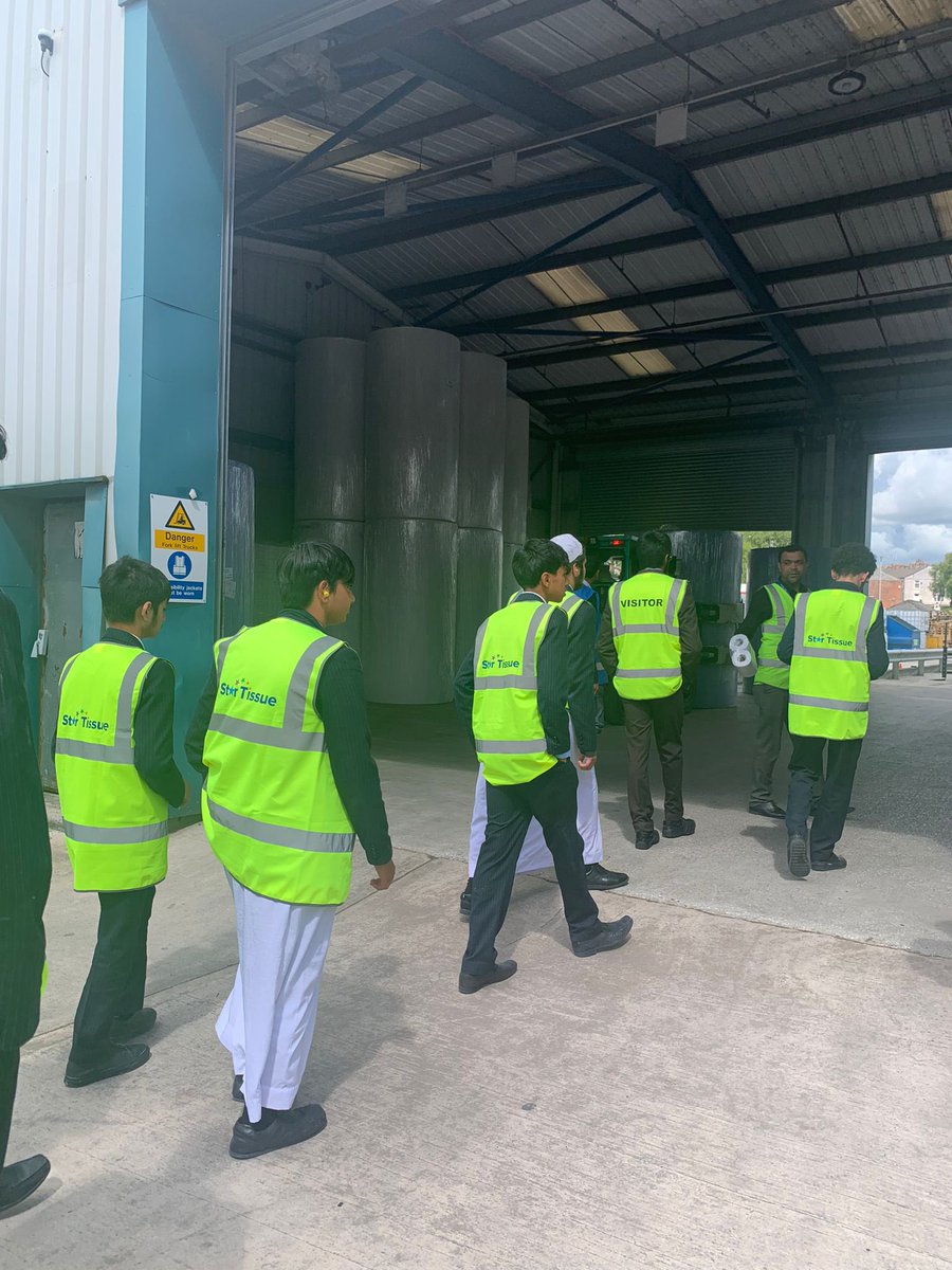 tauheedulboys's tweet photo. Phenomenal to see business in action with an industry day at the mind-blowing innovation at @StarTissueUK #Service #TIBHS #WeAreSTAR https://t.co/DMDuXpHM88