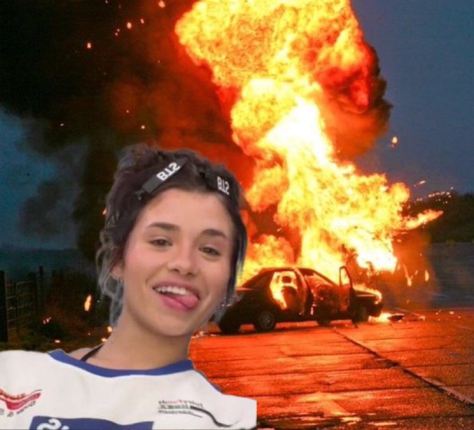 fmkness's tweet photo. nessa after putting heartbreak in the hamptons right after plane to paris on the ep https://t.co/gZRSpOjbo8