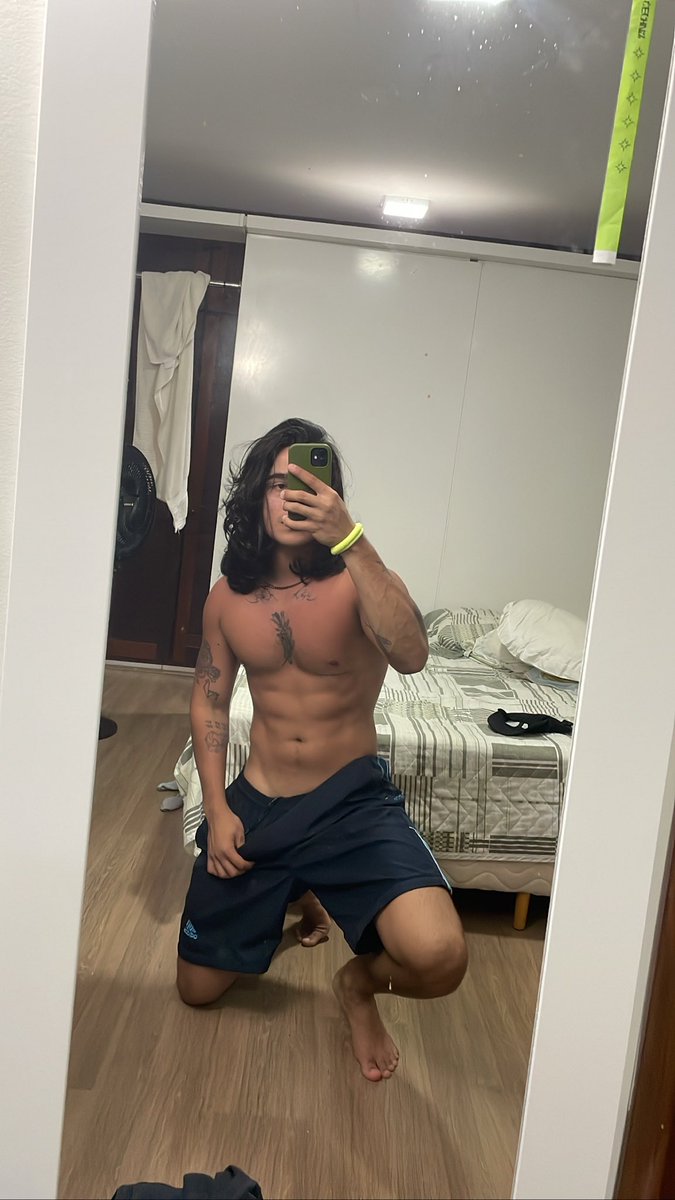 xingshung's tweet photo. me queimei da praia vey https://t.co/26wh12byiE