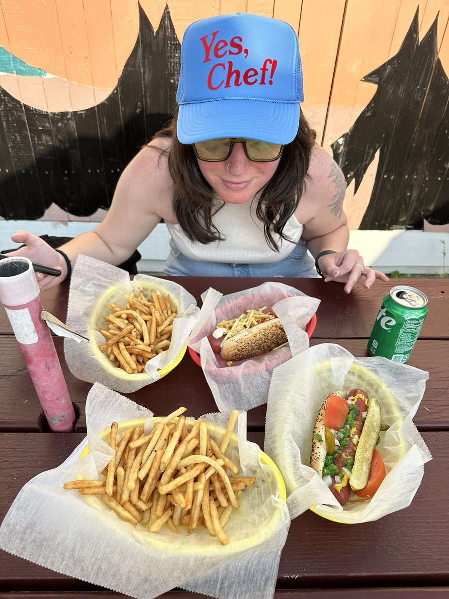 DailyHotDogs's tweet image. LETS GOOOOOO 🌭🌭🌭