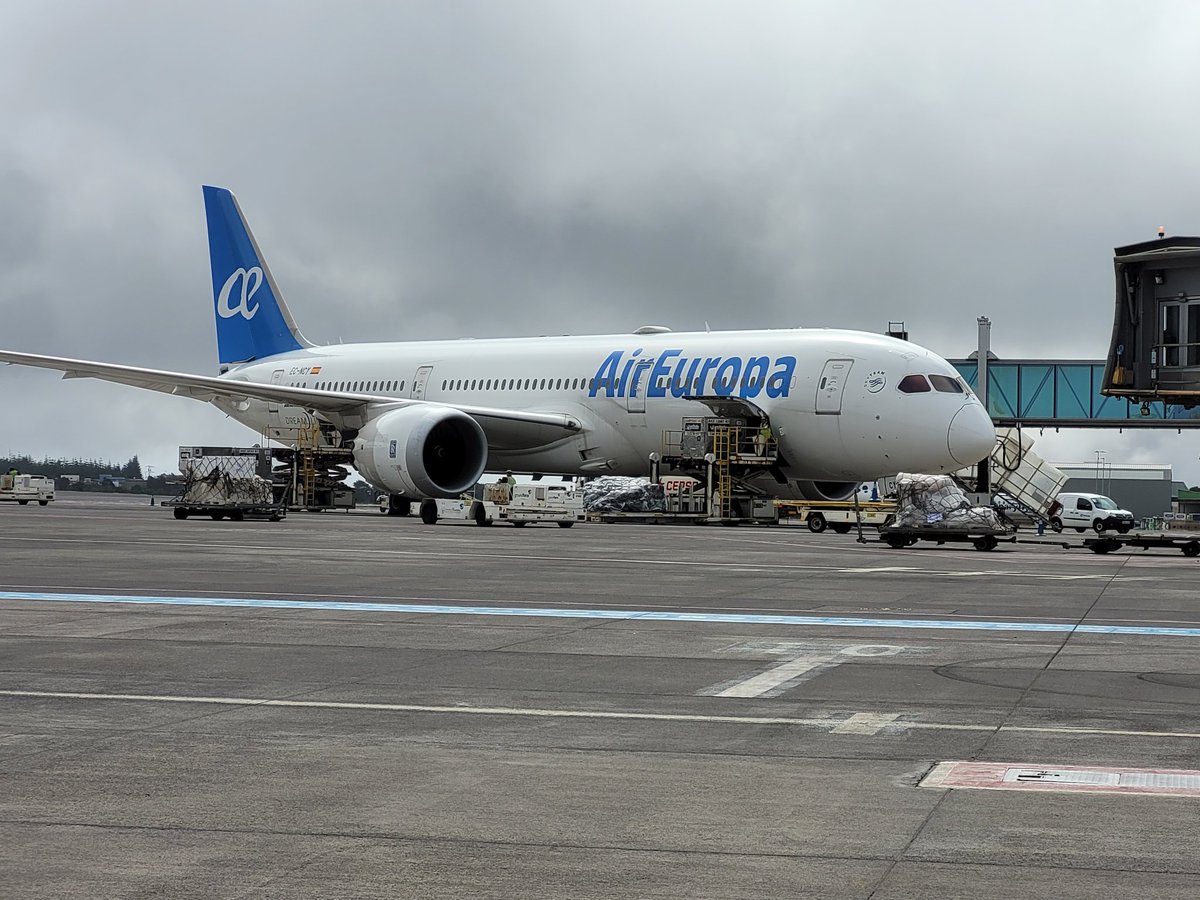 AeroJous's tweet photo. Maravilloso 787-9 in Tenerife Norte https://t.co/sZNhyP6DB2