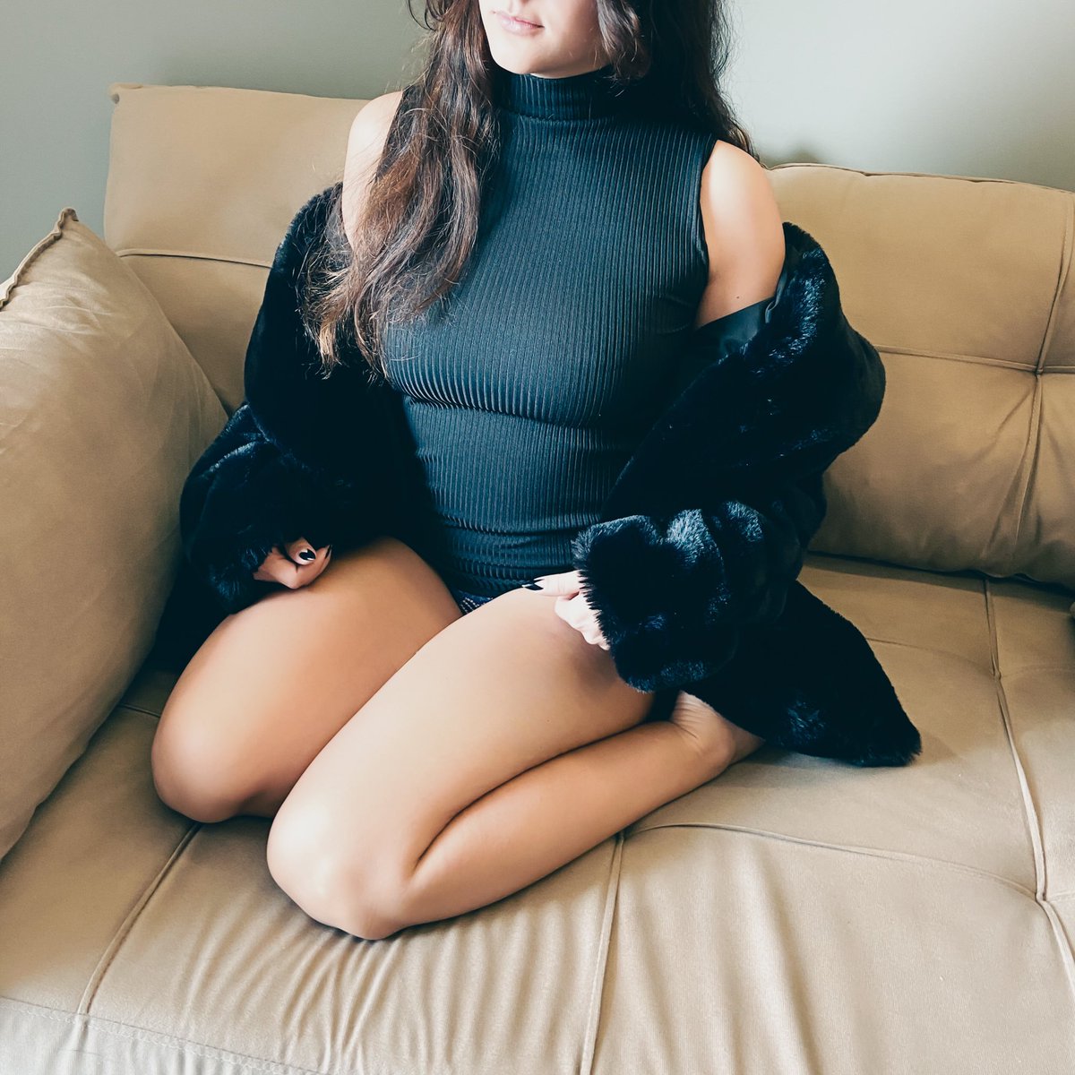 SitriHyo's tweet photo. I want some cuddles now, daddy 😤 https://t.co/VLtB0CpDuo
