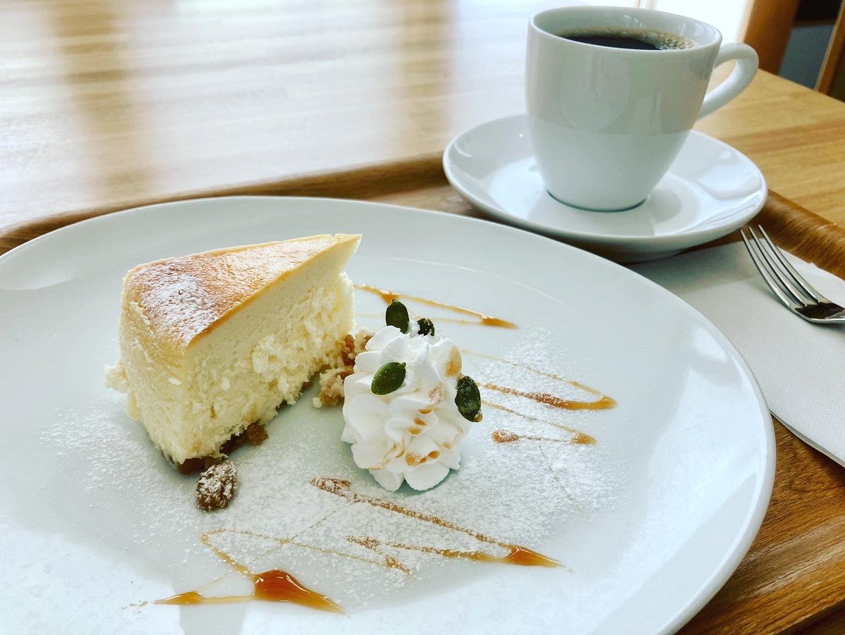 habacchi's tweet photo. ランチは #東川町 #Rakuda Cafe へ🚙
ものすごい久しぶりに行けました☺️
めちゃくちゃ美味しーーーい😆💕
また来られますように✨ https://t.co/jcbW86Apxi