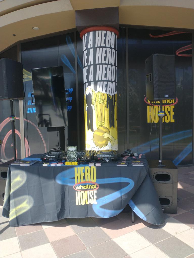 SD_Comic_Con's tweet photo. Little line for the @Whatnot #HeroHouse, opening today at 4pm. https://t.co/stBRlOIPNe