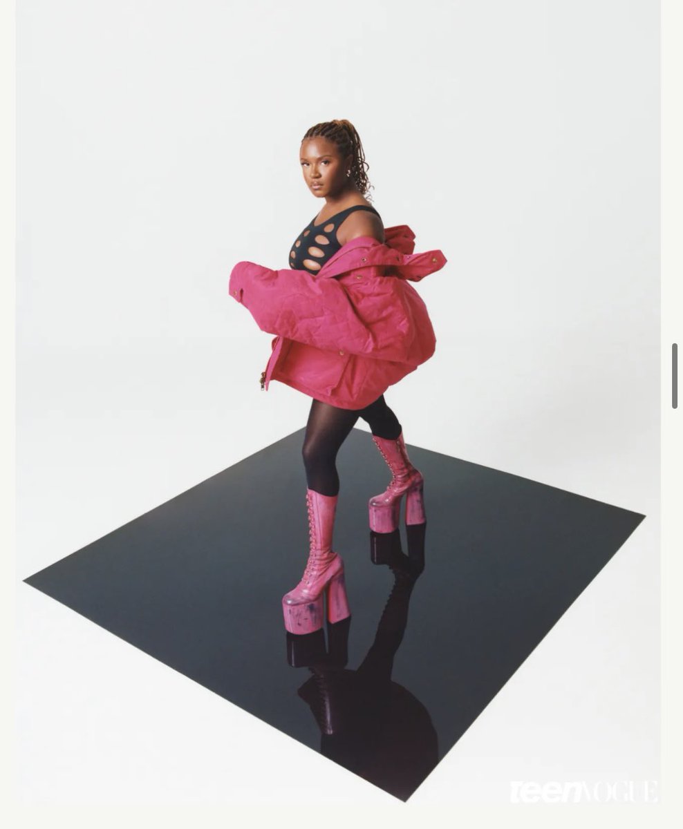 🚨ICYMI🇬🇭🎶: Ghana’s <a href="/amaarae/">BLACK STAR</a> for <a href="/TeenVogue/">Teen Vogue</a> 🤌🏾🇬🇭🥹

MUA: <a href="/LakeSanu/">Lake Sanu</a>

🦅🇬🇭