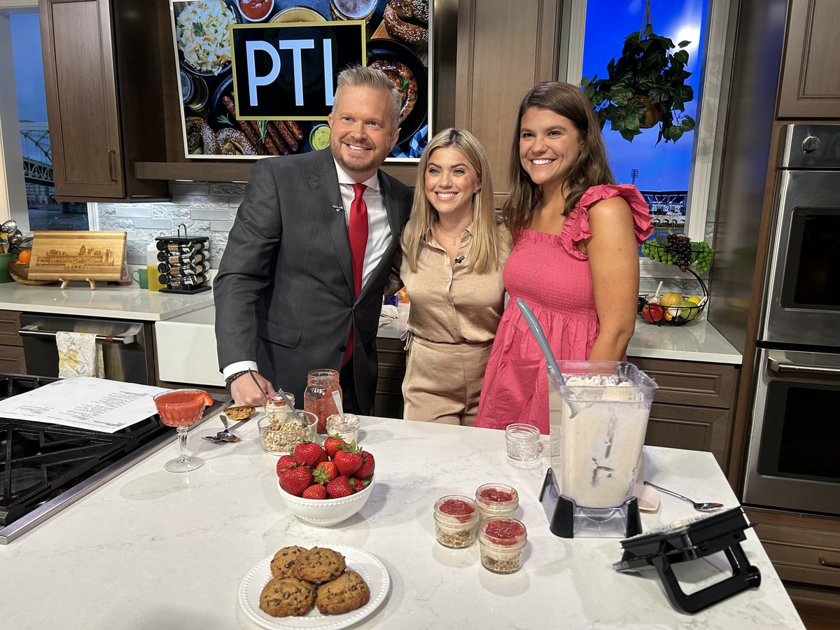 PGHTodayLive's tweet photo. 🍓 These Cashew Cream Cheesecake Cups put a fun spin on dessert for those with allergies and health concerns. @alliannaschneid

WATCH HERE >> https://t.co/0ZKwzFLdpQ https://t.co/NsZU2HB76G