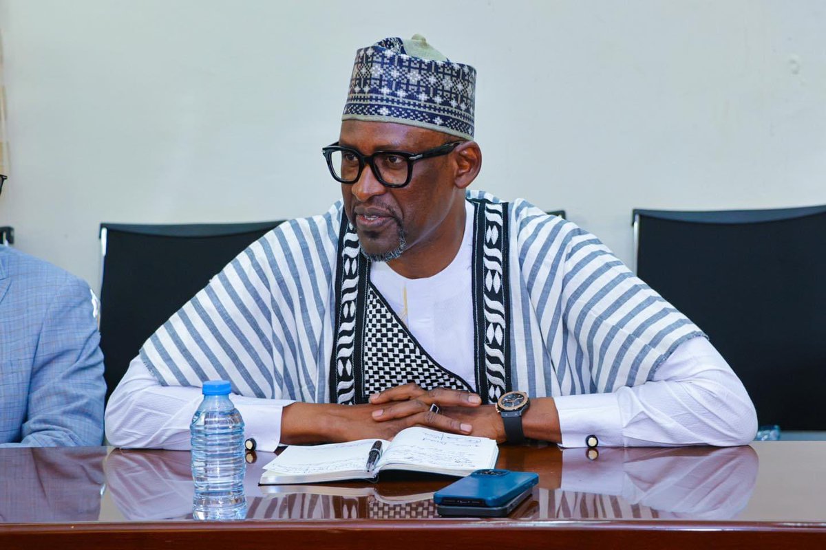 AbdoulayeDiop8's tweet photo. J’ai tenu en compagnie de Monsieur Mossa AG ATTAHER, Ministre des Maliens établis à l’Extérieur et de l’Intégration africaine, ce mercredi 19 juillet 2023, une rencontre de prise de contact et d’échanges, en présence de nos collaborateurs.

Cette rencontre inaugurale s’inscrit dans le cadre d’une meilleure coordination, de gestion et du suivi des questions partagées entre les deux Ministères, y compris l’amélioration des services fournis aux Maliens établis à l’extérieur et la promotion de l’intégration africaine.