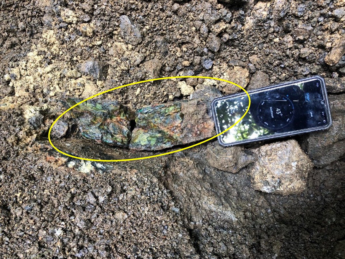 LclResources's tweet photo. Found the source of ultrahigh grade Veri Veri Ni float. What looked like float boulder field was actually deeply weathered/eroded shear zone hosting high grade Ni+/- Au. Dug down, found Ni boudins in situ. See release which includes great photos. https://t.co/hl3Q0aqbfs