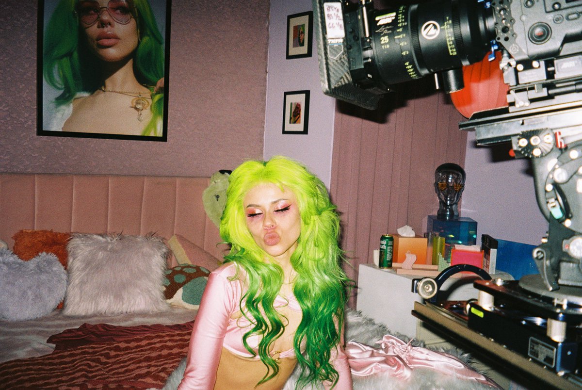 Pretty Bizarre Productions tweet media