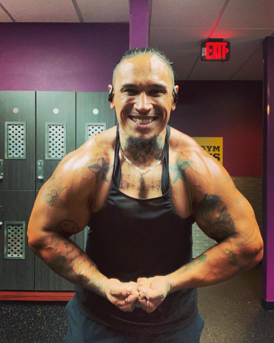 fitwittonio's tweet photo. Shoulder day pump 💪🏽✅ https://t.co/8LPP2Ryuc8