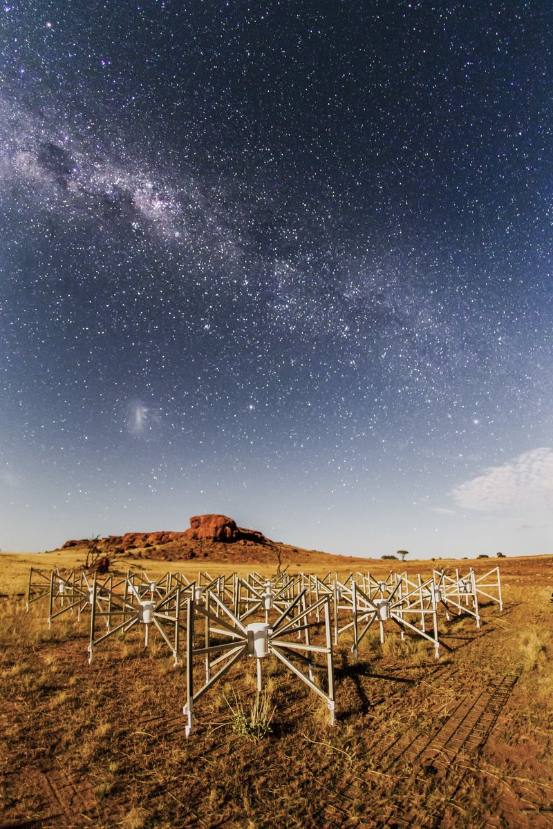 Astronomers from <a href="/ICRAR/">ICRAR</a> using the <a href="/mwatelescope/">MWA</a> and three <a href="/CSIRO_ATNF/">CSIRO_ATNF</a> telescopes have discovered a new type of stellar object that upsets our understanding of neutron stars. 🌟 

Here's why we're excited: csiro.au/en/news/All/Ne… 

📷 | Pete Wheeler

#Magnetar