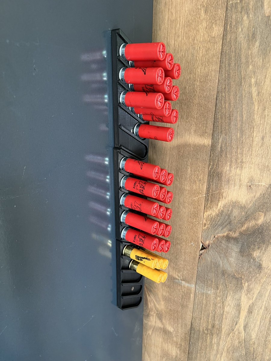 JPielem's tweet photo. @MossbergCorp 12 but own both. https://t.co/oVocsPKUgh
