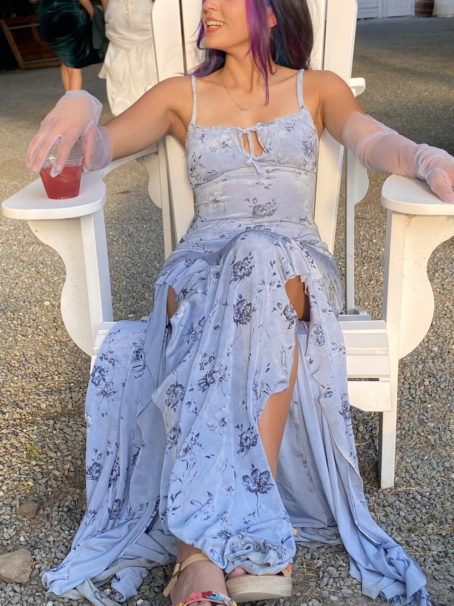 AlyssaJeselle's tweet photo. I made a dress :) https://t.co/KOlGqxp1at