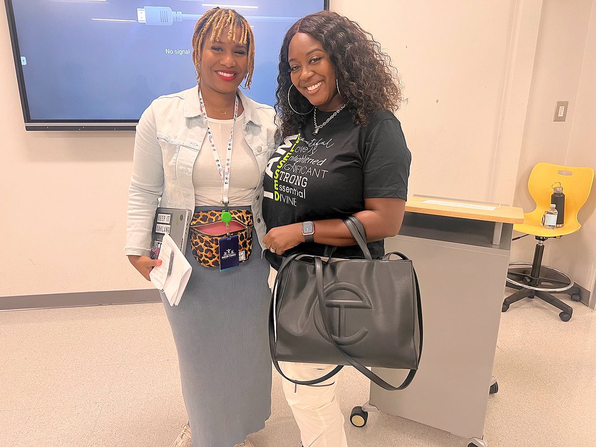 DecaturEducator's tweet image. Had a great time exploring mathematical arrays with @ExploreKaiXR at the #DCSDTechSymposium today! This digital platform is future-forward and engaging for students! @dekalbschools @DeKalbSchoolsIT #DCSDTechPioneers 👩🏾‍💻💡⚙️💻📱