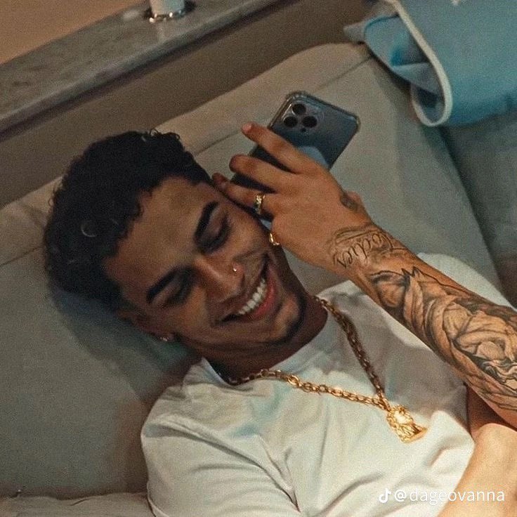 “vc ta apaixonada”
- que apaixonada oq, sai fora

….