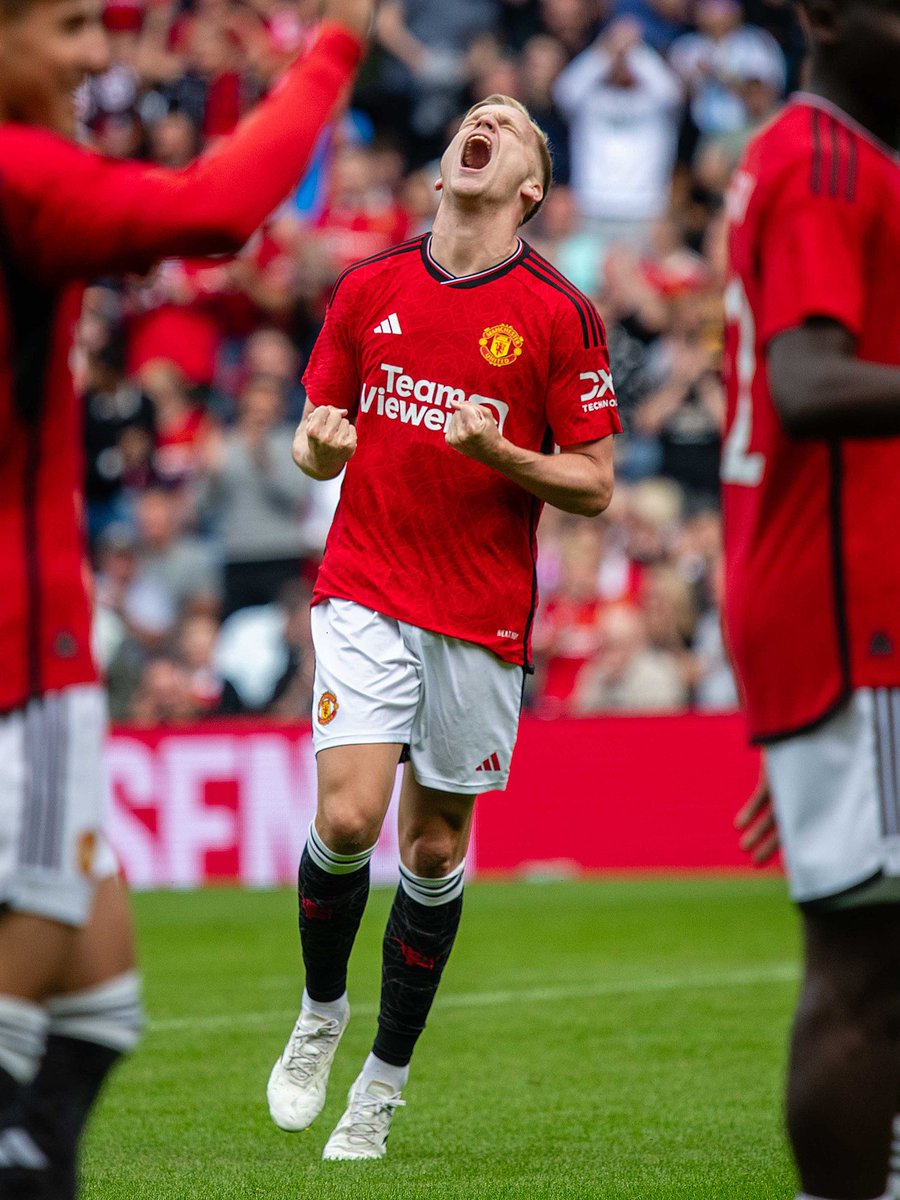 ManUtd_ID's tweet photo. Setelah 196 hari. ❤

#MUFC https://t.co/J3TZgXqAT1
